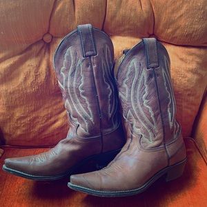 Justin’s Cowboy Boots Size 8